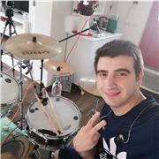 Musicista attivo sia live che in studio, esperienza in produzione musicale e composizione musicale